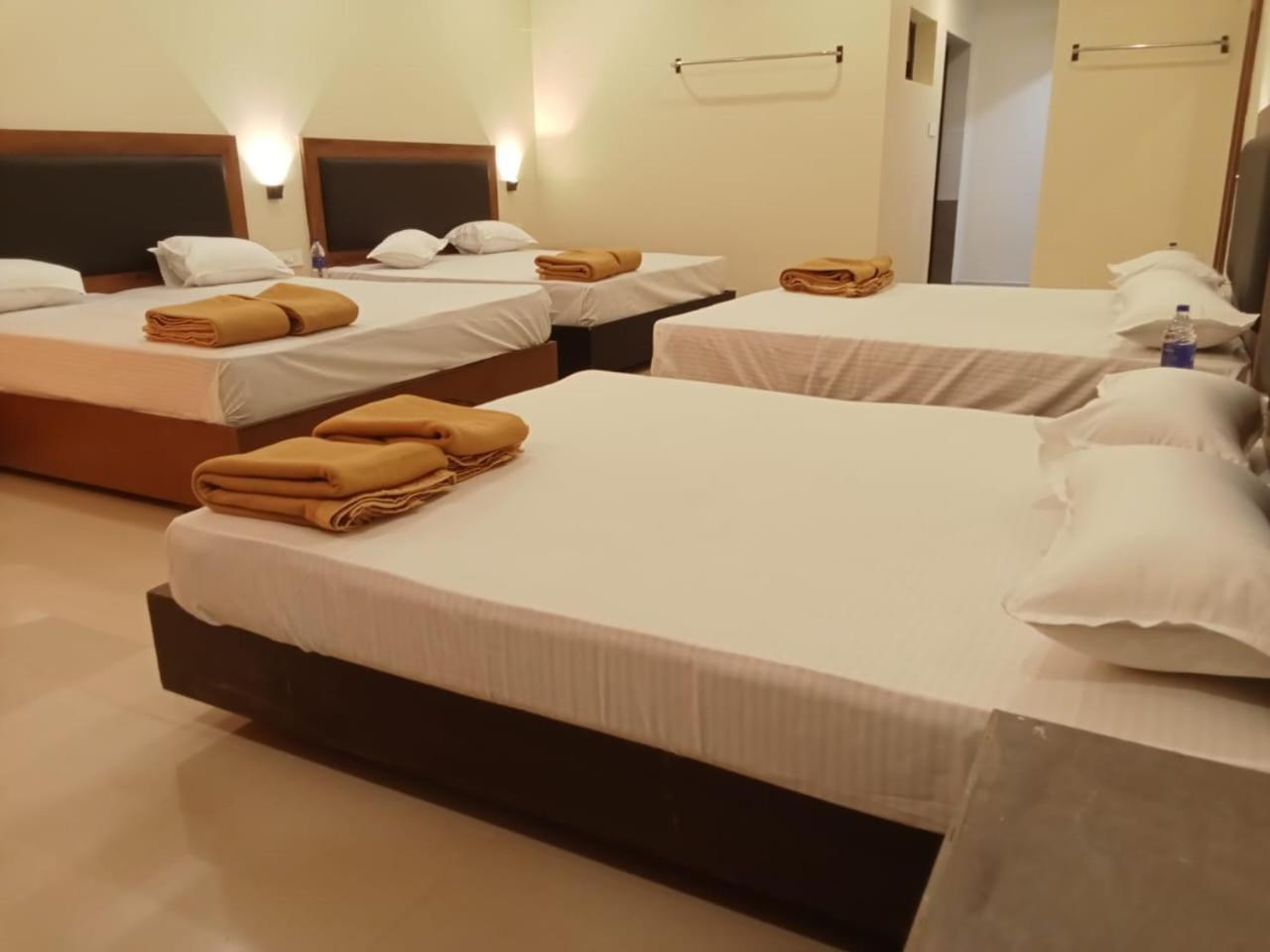 Hotel Sri Devi カンニヤークマリ エクステリア 写真