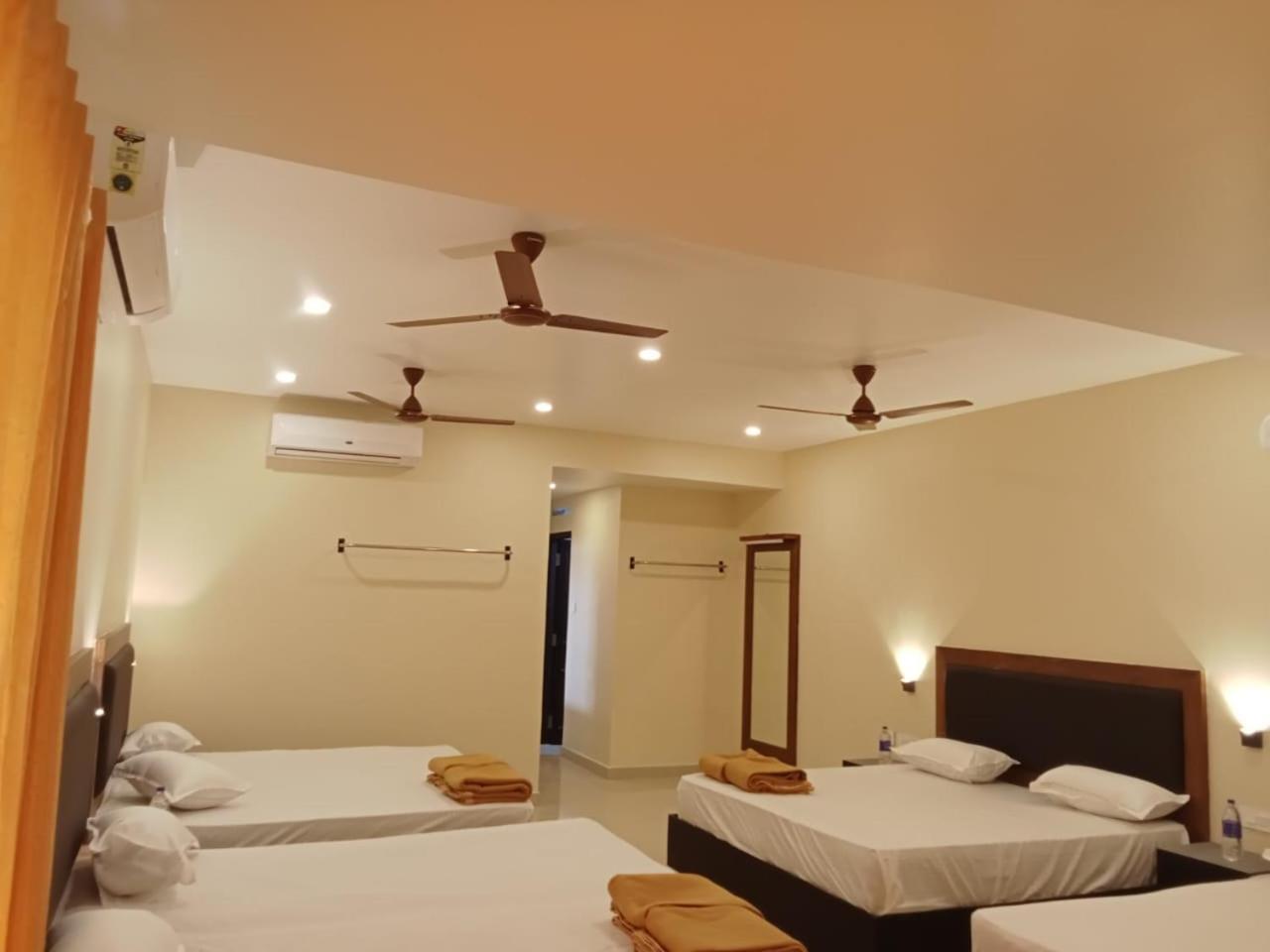 Hotel Sri Devi カンニヤークマリ エクステリア 写真